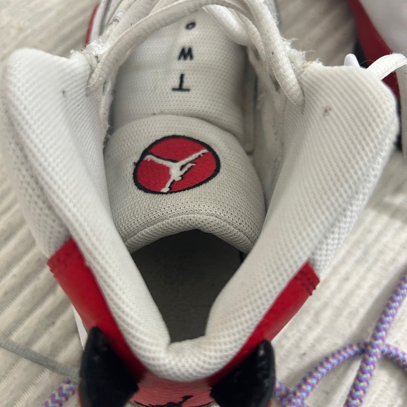 Jordans 2’s size 3Y - Picture 3 of 7